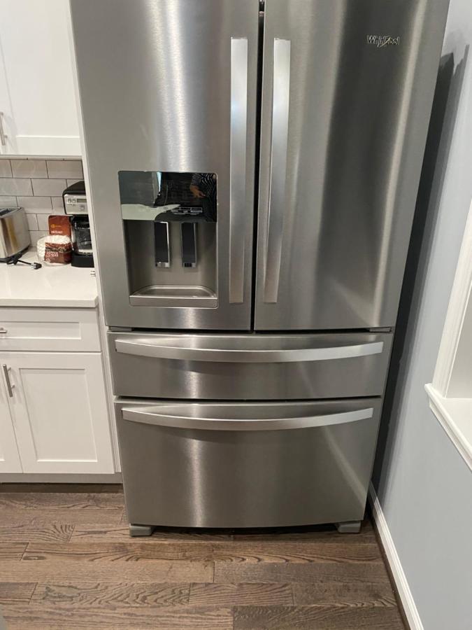 Downtown Upper Canton 3 Bdrm 3 Bath With Rooftop And Parking Pad Baltimore