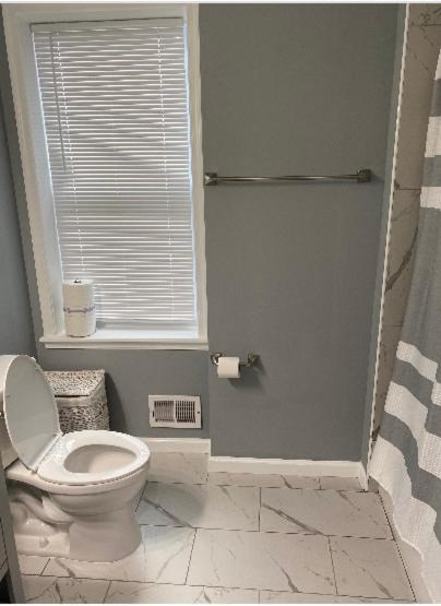 Guest house Downtown Upper Canton 3 Bdrm 3 Bath With Rooftop And Parking Pad *