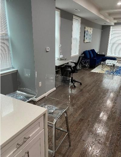 Downtown Upper Canton 3 Bdrm 3 Bath With Rooftop And Parking Pad Guest house