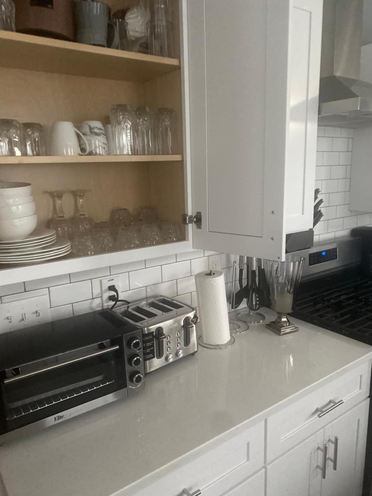 Guest house Downtown Upper Canton 3 Bdrm 3 Bath With Rooftop And Parking Pad Baltimore